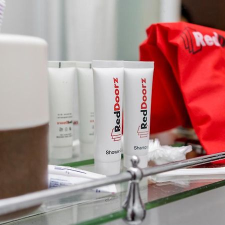 Reddoorz Plus @ Pham Ngu Lao 2 โฮจิมินห์ซิตี้ ภายนอก รูปภาพ